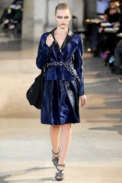 Look 8